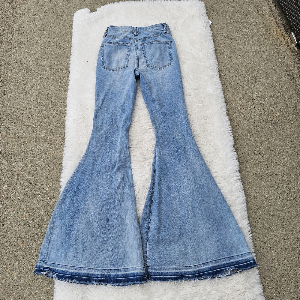 Free People Blue Flare Wide Leg Jeans, Lightweight, Soft, Size 25, Cute Hem - Picture 2 of 5